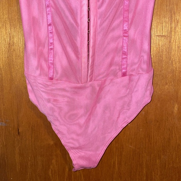 •FREE PEOPLE INTIMATELY•NWT LUCKY PINK NIGHT RHYTHM CORSET STYLE BODYSUIT  SMALL - Picture 10 of 12